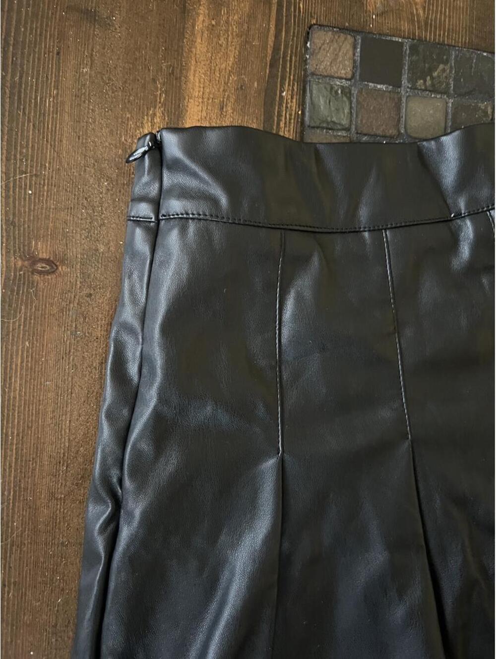 Fashion Nova Black Faux Leather Pleated Skater Skort Size Small š¤ - Picture 5 of 8